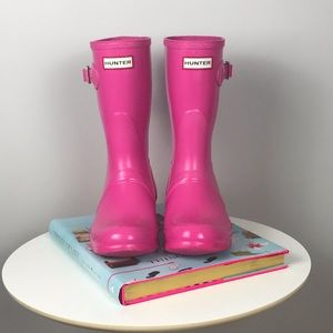Hunter Gloss Boots in Lipstick